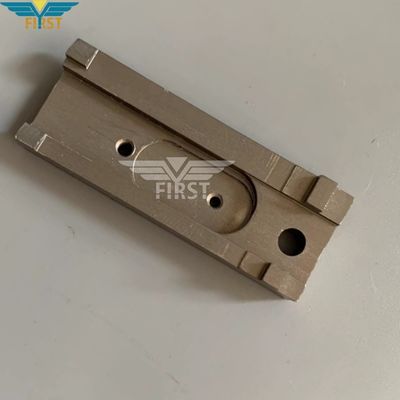 मार्टिनी 3214 सिलाई मशीन के लिए बुक स्टॉपर सिलाई मशीन के बाहरी स्टॉप के साथ सार्वभौमिक है।